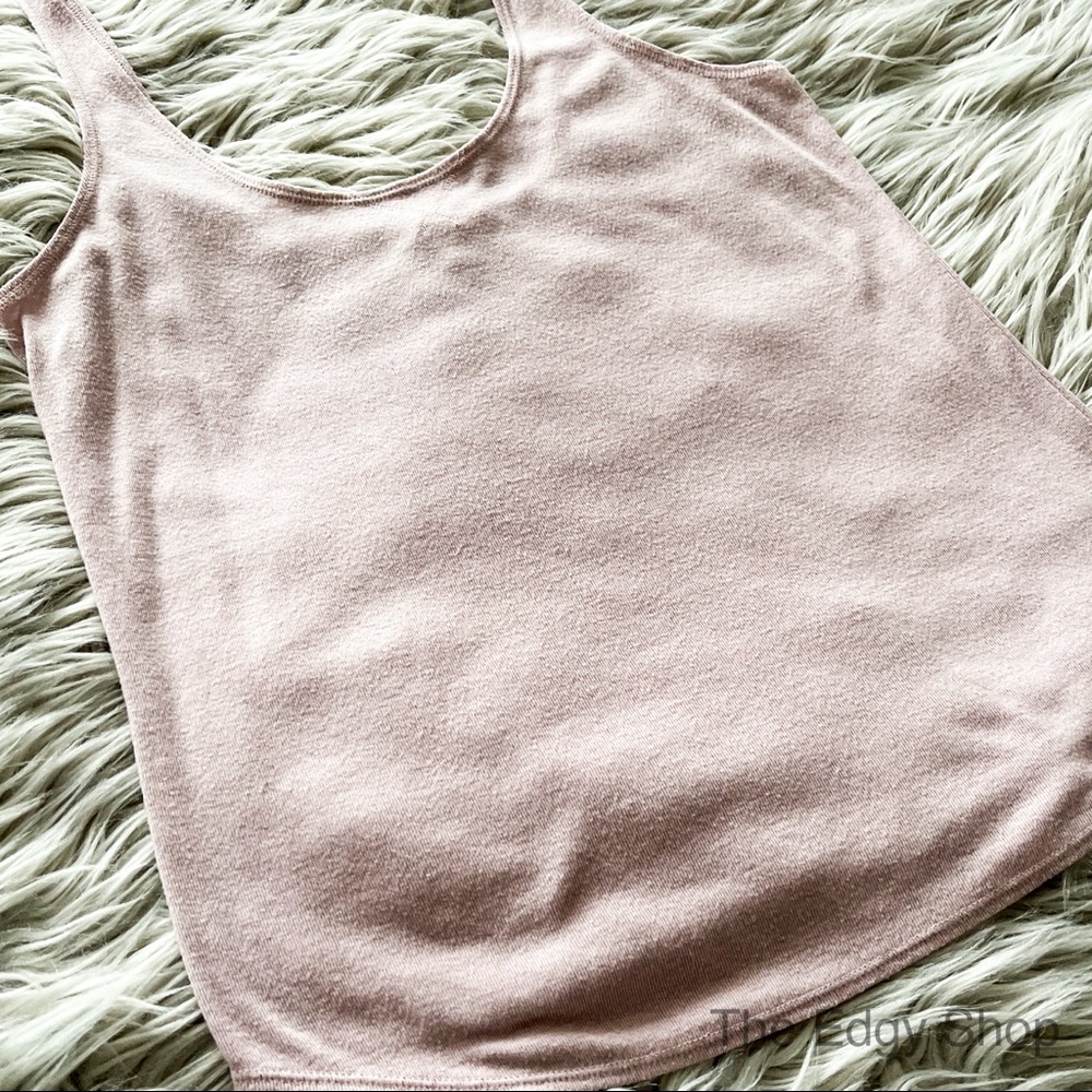 Express | Deep Scoop Neck Fitted Tank Top - Picture 2 of 6